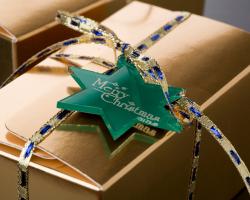 A star for gift created with Gravotech Acrylic material Gravoglas 1 and a rotary engraving machine