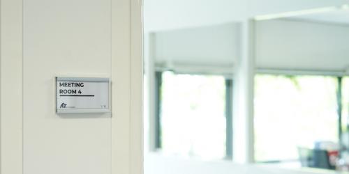 Simpla display small classic format