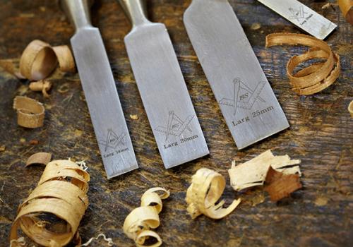 Engraved metal chisels for tool identification