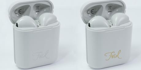 Plastic earphone box : with versus without gold gilding wax